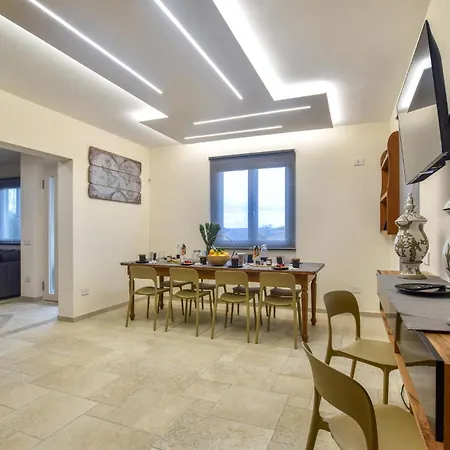 4 Bedroom Gorgeous In