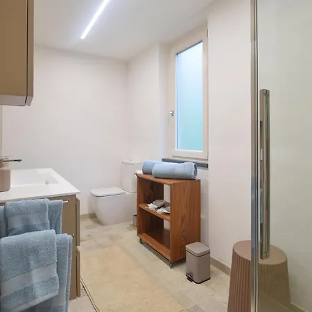 4 Bedroom Gorgeous In *