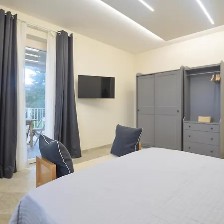 4 Bedroom Gorgeous In * Massarosa