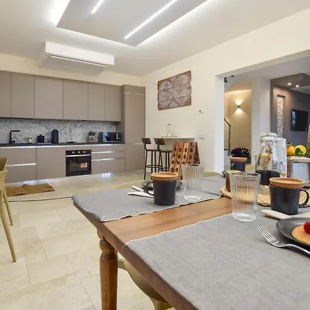Holiday home 4 Bedroom Gorgeous In *