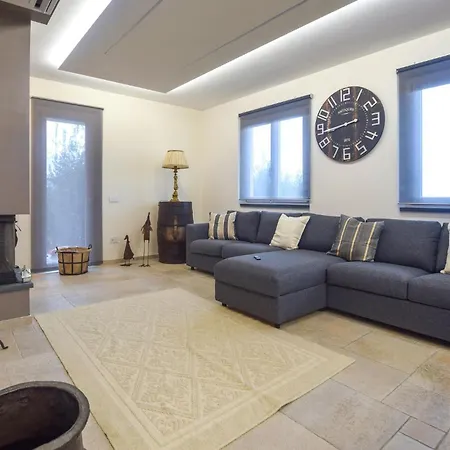 4 Bedroom Gorgeous In