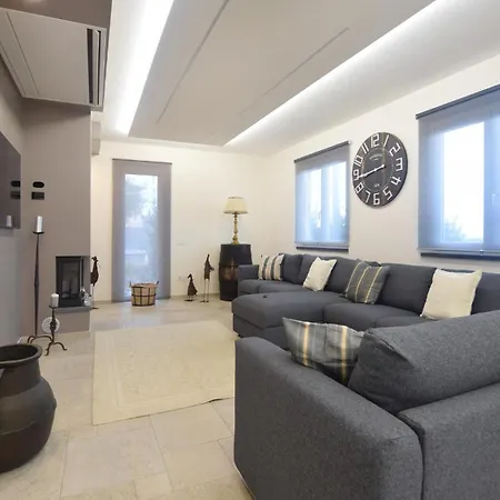 Holiday home 4 Bedroom Gorgeous In